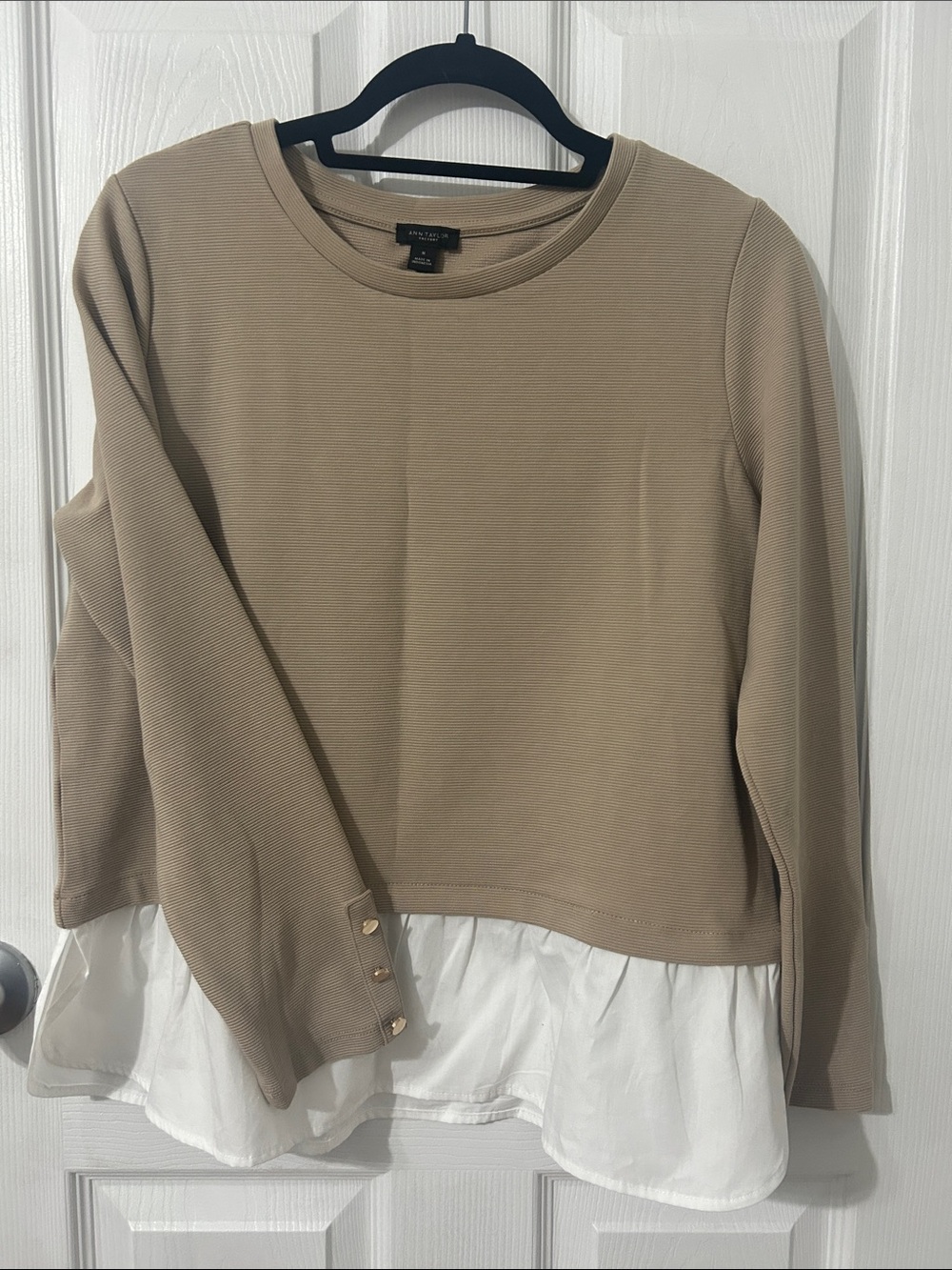 NWOT Ann Taylor top with White Ruffle